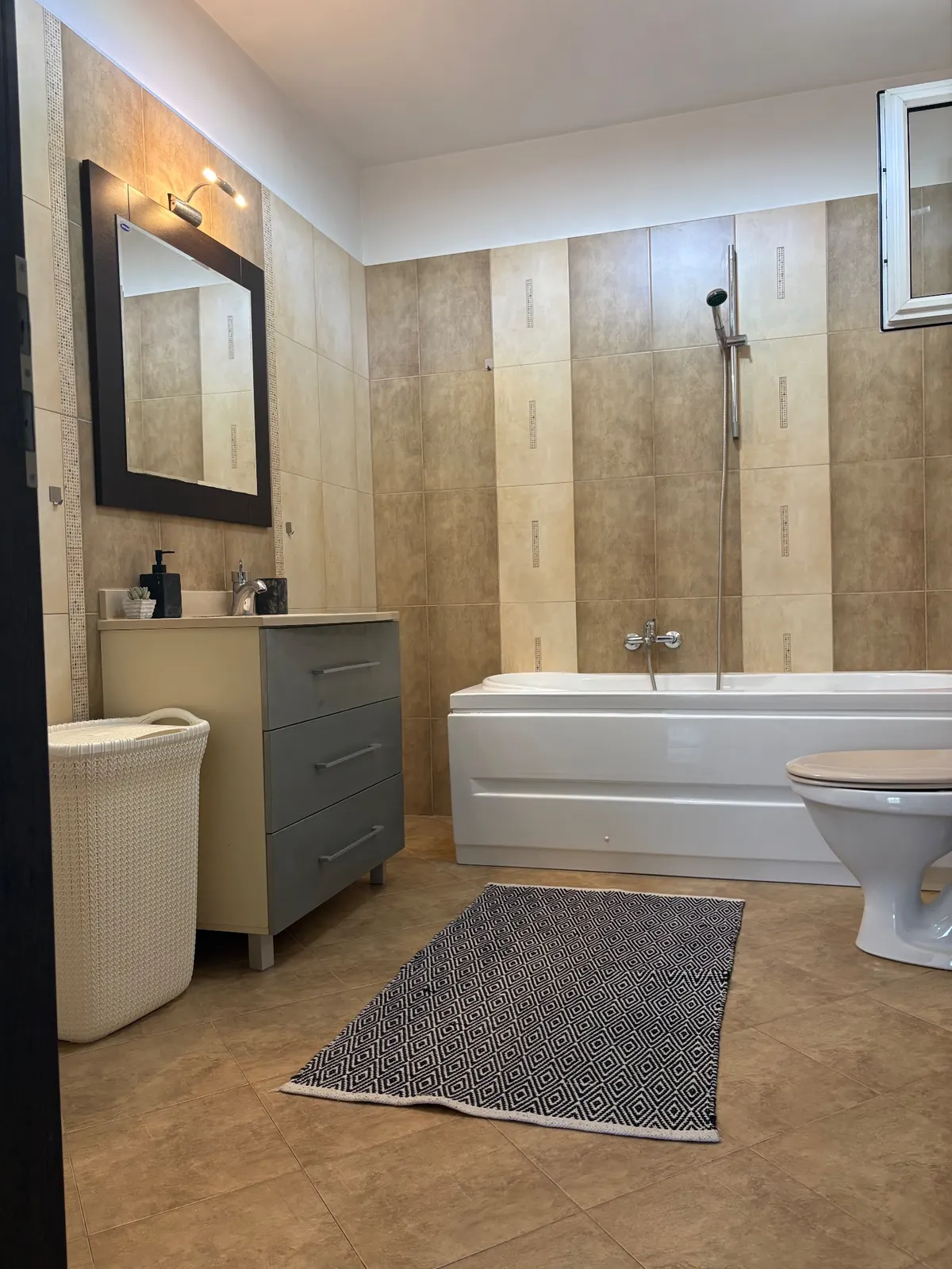 Proprietar închiriez apartament spațios de 3 camere, Calea Lipovei, Timișoara – foto 9