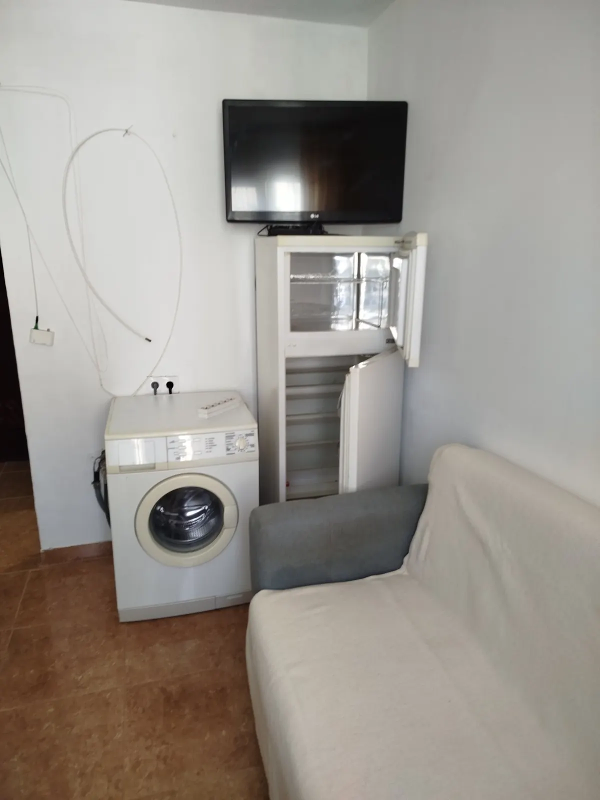 Bună .închiriez garsoneră pentru o persoană în zona Dîmbovița, Dâmbovița, Timișoara – foto 4