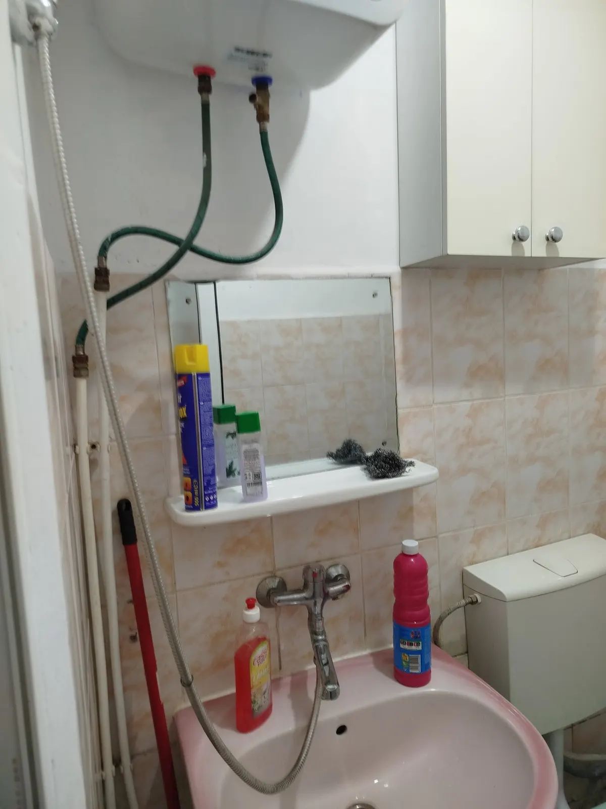 Bună .închiriez garsoneră pentru o persoană în zona Dîmbovița, Dâmbovița, Timișoara – foto 2