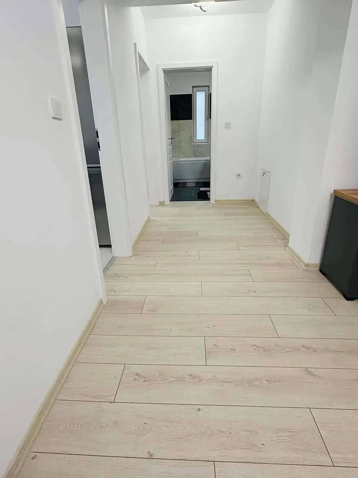 Apartament cu 2 camere , 2 locuri de parcare , full decomandat !, Giroc – foto 3